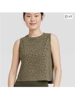 All in Motion olive Green active wear Patterned  crop Tank Top extra small XS